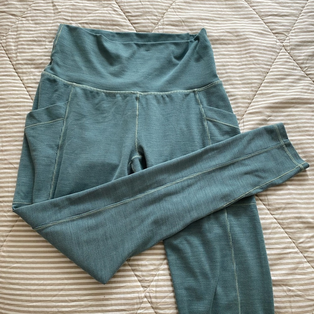 Prana leggings, size S, teal coloring
